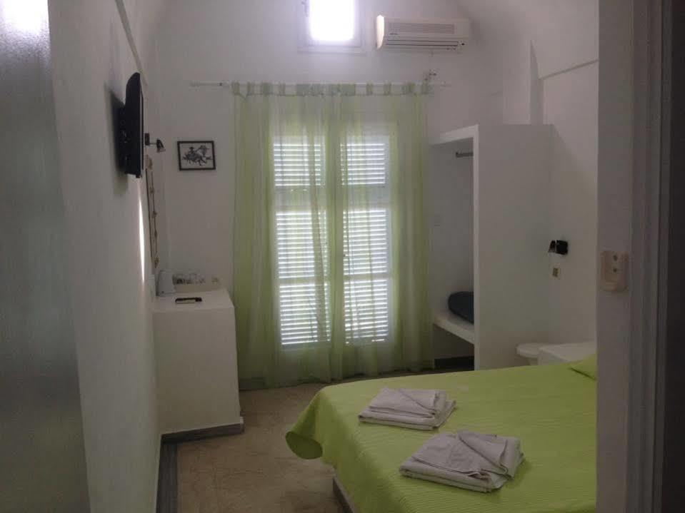 Join Us Low Cost Rooms Kamári Eksteriør bilde